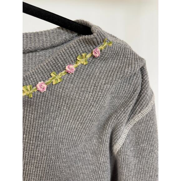 Vintage 90s Roses Thermal Top Gray Long Sleeve Crewneck Cozy Nostalgic Kidcore - Picture 2 of 7